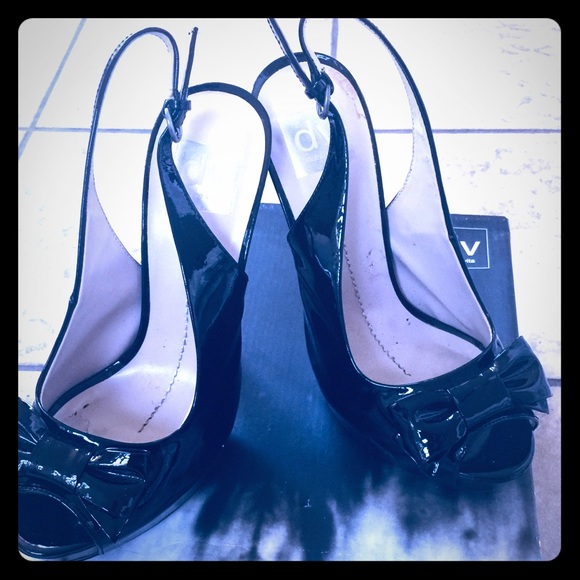 DOLCE VITA BLACK GEOURGEOUS Patent Leather Heels - Picture 3 of 8